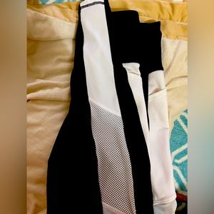 Old Navy black and white leggings